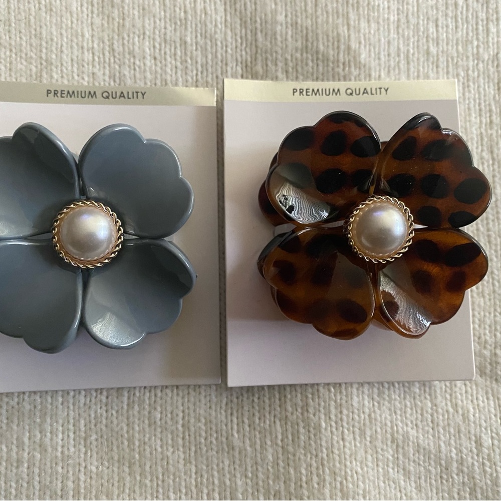 Two Flower Hair Claws